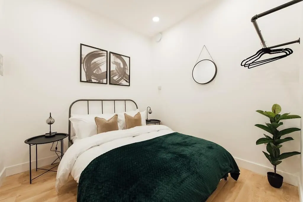 Apartment Stylish 2 Bedroom Flat In Ilford, London